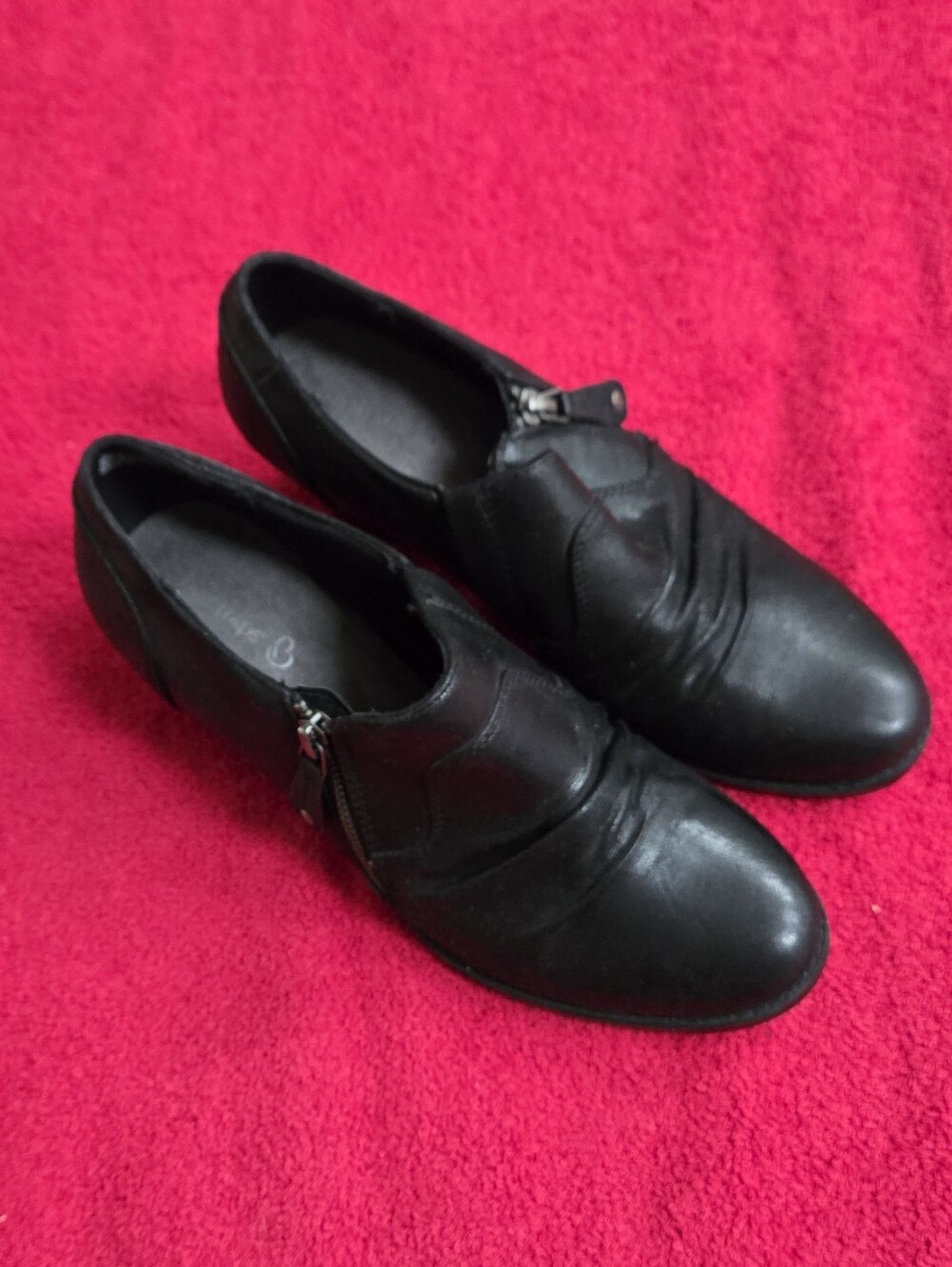 Bear Traps Rylie Black Leather Slip-On Dress Shoes with Side Zip